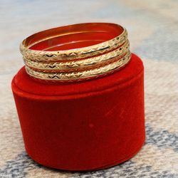 18k real gold 3 bangles - Total weight is 10.2 grams- see “Details/Description” for full information 