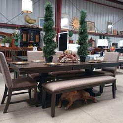 Elegant Dining Room Table Set 