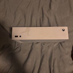 Xbox s with red camo controller