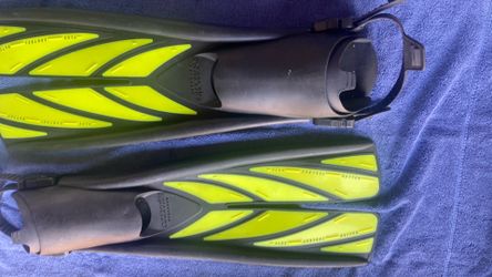 Look ! Atomic Split Scuba Fins . XL . Deal !