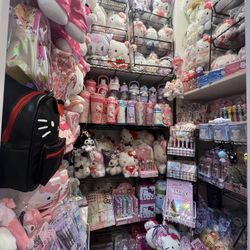HELLO KITTY ‼️SALE/ Venta