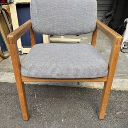 Mid Century Modern Upholstered Wood Frame Home Office Reception Chair