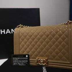 Chanel  Boy Bag ( Dark Beige )