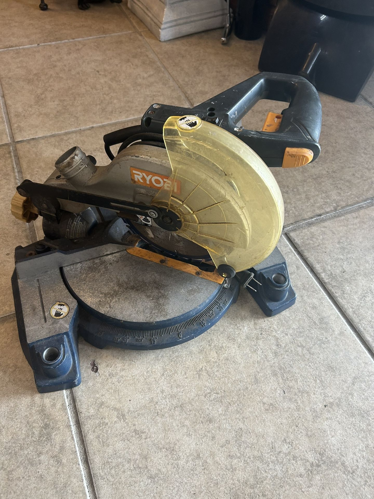  Ryobi electric Saw