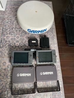 Garmin: GPS map, Radar Scanner, Satelite radio, Analog sonar