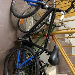 28in regular bike (blue and black)