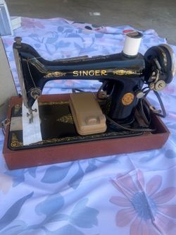 Singer vintage sewing machine