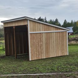 Horse Stalls 4500$ 