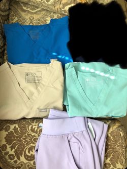 FIGS Women’s Scrub Tops Size XS