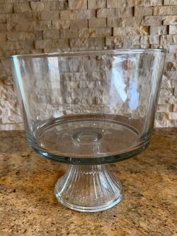 Like New Large Glass Trifle Parfait Bowl, Serving Bowl