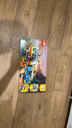 Lego set 31108 Caravan Family Holiday