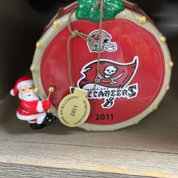 2011 tampa Buccaneers Christmas Figure Or Ornament 