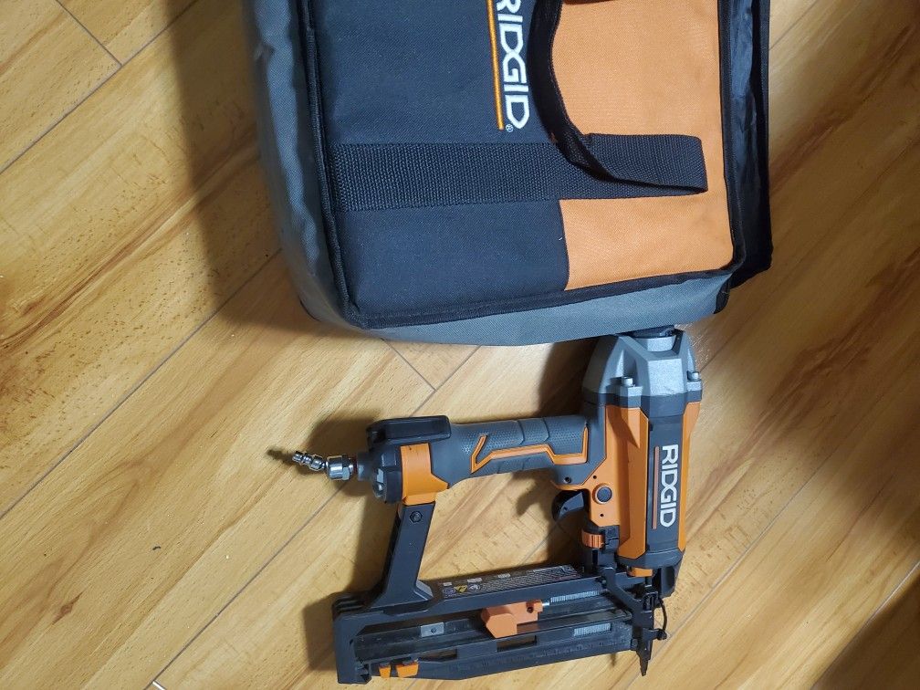 Pneumatic 16-Gauge 2-1/2 in. Straight Finish Nailer with CLEAN DRIVE
