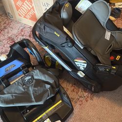 Doona Stroller / Car Seat 