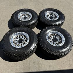 17” Lock “Combat” 17x9 Wheels for 6x139 (6x5.5) Trucks and Like New 37” BFG KO2 Tires