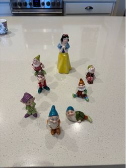 Vintage 1960’s Snow White and the 7 Dwarfs Figurine Set