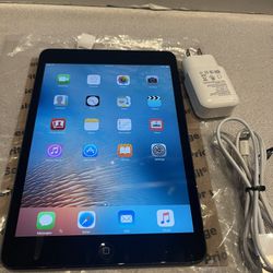Apple iPad MINI 1st gen 16GB WiFi  7.9” iPad—Black complete with usb and Charger 