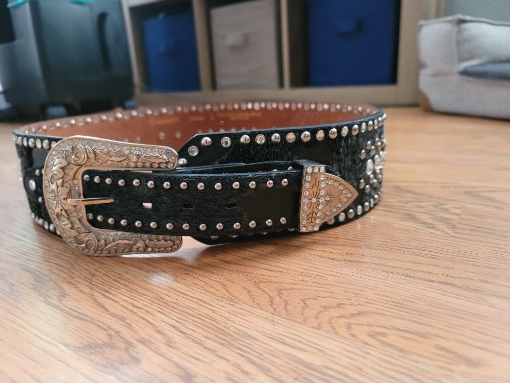 Womens. Ariat. wide Band Cowhide Belt
