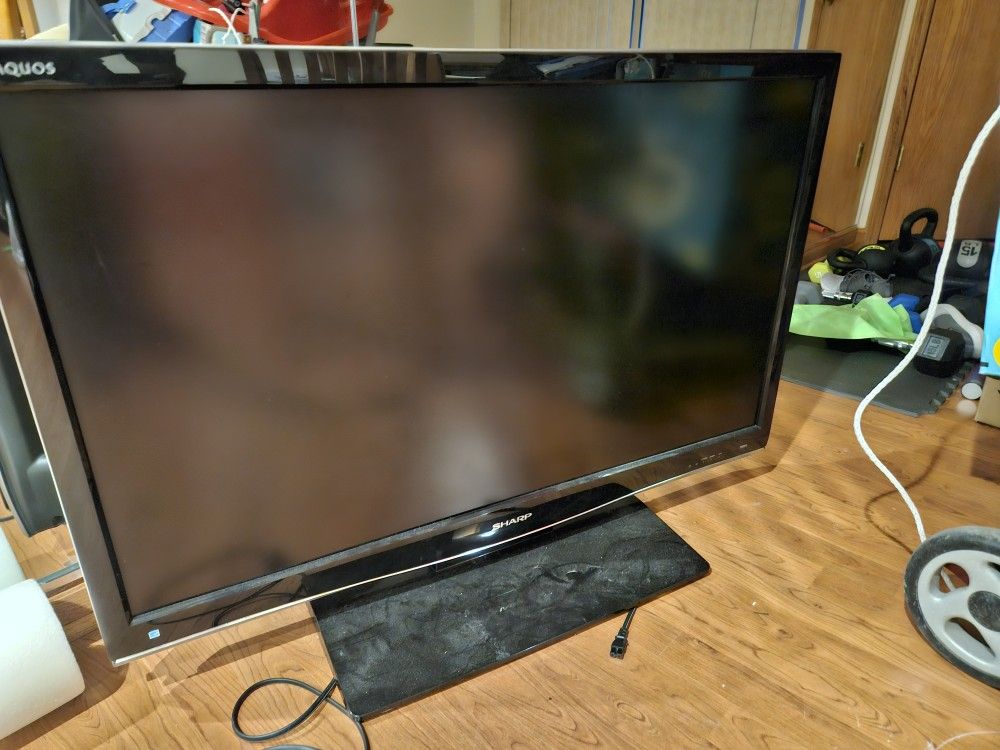 Sharp AQUOS 42" TV