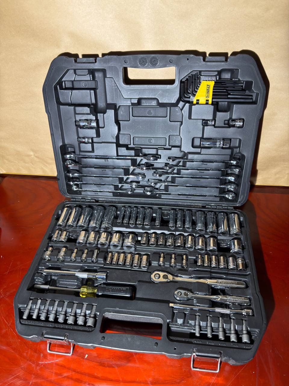 DeWalt Drive Polished Chrome Mechanics Tool Set (168-Piece) 
