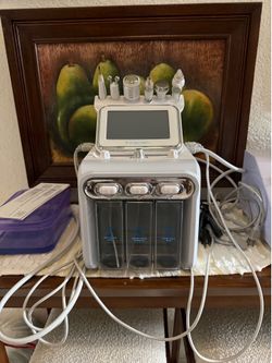 Hydra Facial Machine used