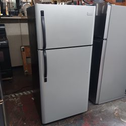 Frigidaire Top Freezer Refrigerator 30-inch