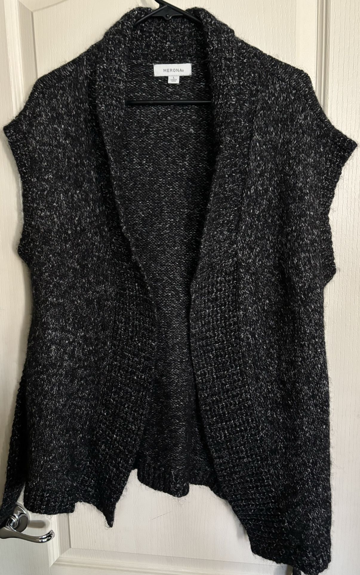 Women’s Sleeveless Sweater Cardigan