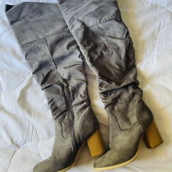Grey suede knee-high boots with wooden heel #kneehighboots