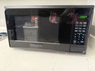 BLACK+DECKER 1.1 Cu. Ft. 1000W Microwave - Like New