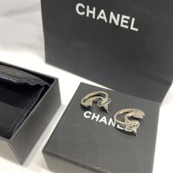 Generous silver crescent earrings
