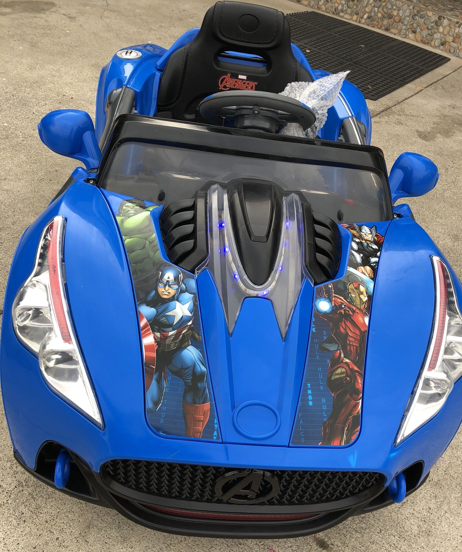 NEW CONDITION Avengers Car electric kids ride on cars power wheels