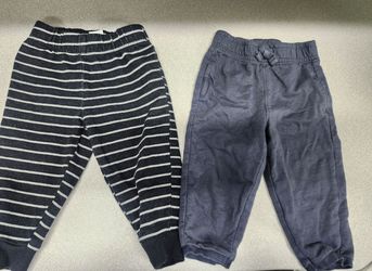 2 Pairs of Carter's Baby Boy Sweatpants Size 9 months