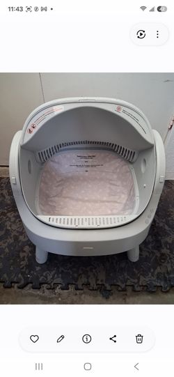 Automatic Self-Cleaning Cat Litter Box – Covered Smart Litter Box – Excellent Condition $125 O.B.O.