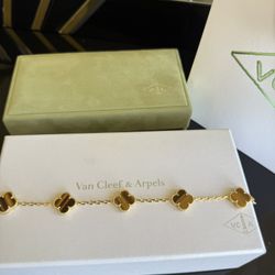Van Cleef & Arpels Vintage 5 Alhambra Bracelet  Tiger’s Eye – 18K Gold