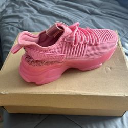 Pink Steve Madden Sneakers And Guess Jacket 