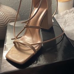 Heels 👠 Size 6