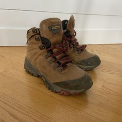 Vasque Skywalk  Gore Tex Women’s Hiking Boots - Size 6.5