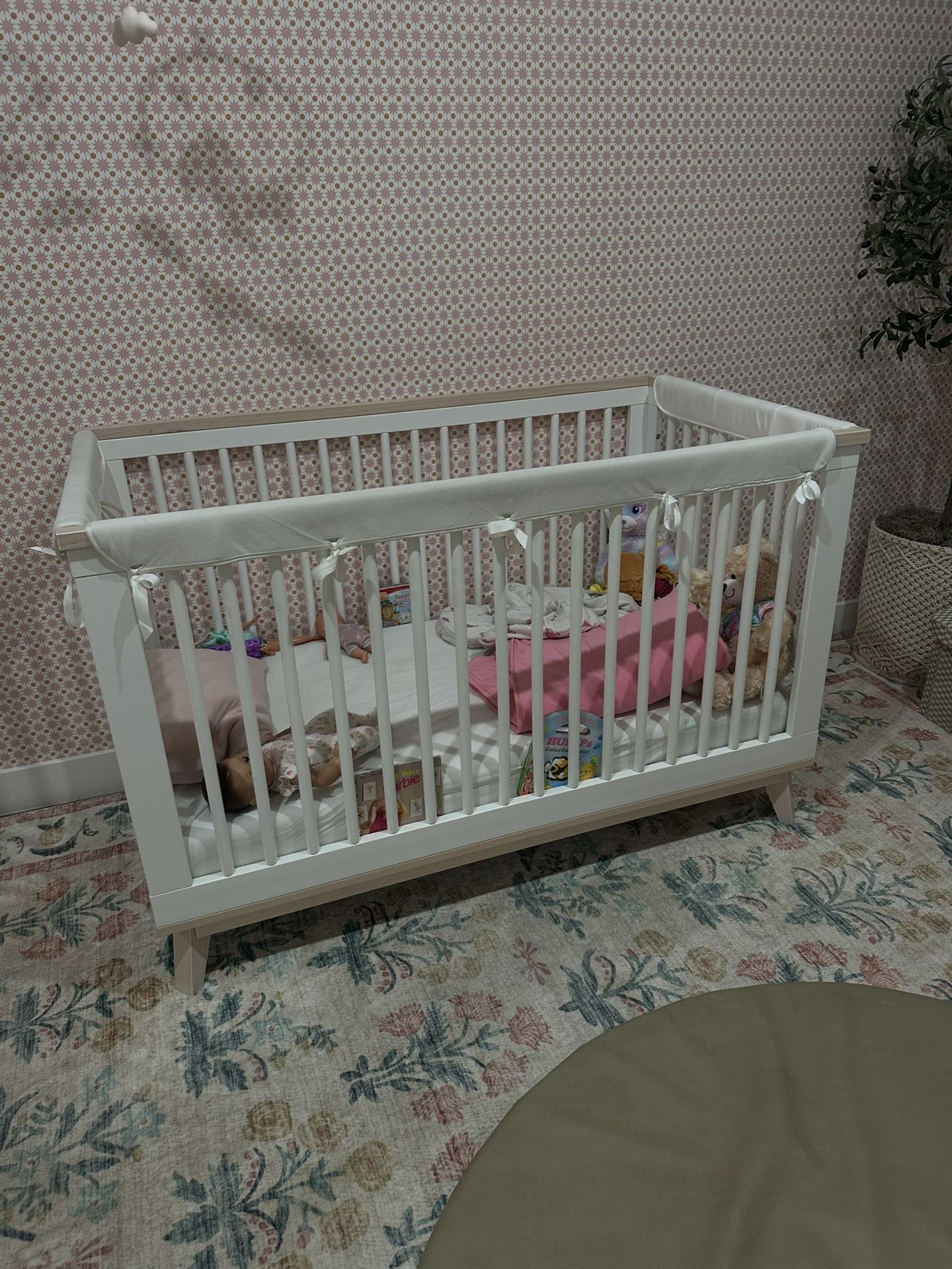 BabyLetto crib + Toddler Railing Wood And White