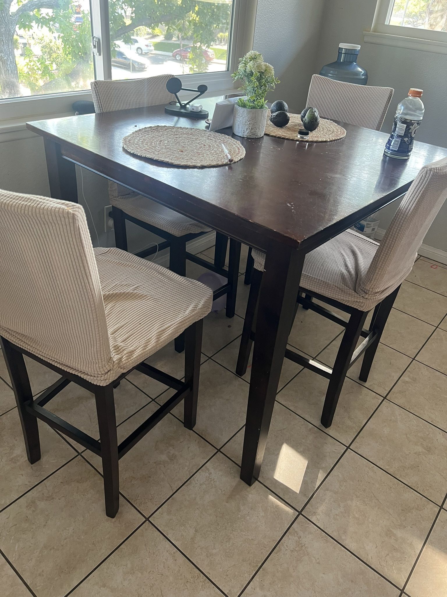 Dinning Table 