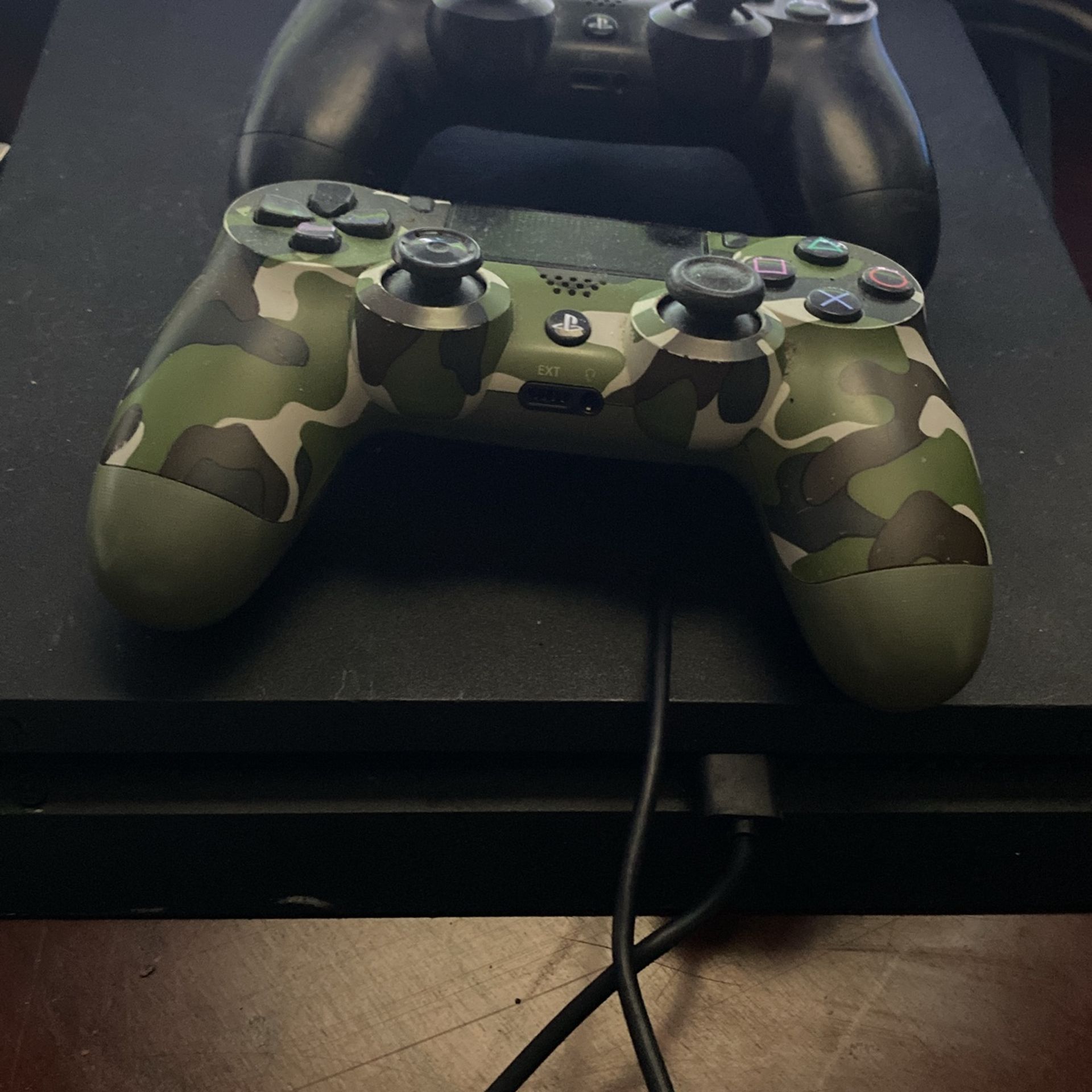 PlayStation 4 (2 Controllers) Headset, Modern Warfare 2