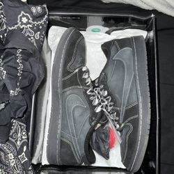 Travis Scott Black Phantom Jordan 1’s
