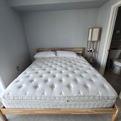 King sized Sealy Posturepedic ultra plush Euro top mattress