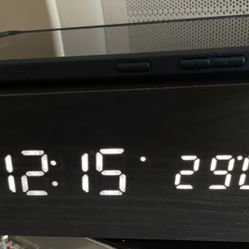 Wireless Charging Alarm Clock