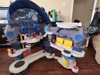 Imaginext DC Super Friends Super Surround Batcave