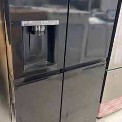 28cuft Side By Side LG Refridgerator With Water And Ice 