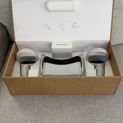 Oculus Quest 2 (Accessories Included)