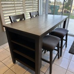 Dining Room Table With Chairs