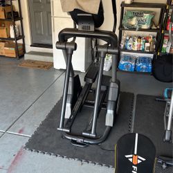 Freestride Trainer Elliptical