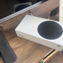 xbox one s with 1 controller