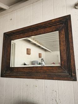 Heavy duty hang-up mirror